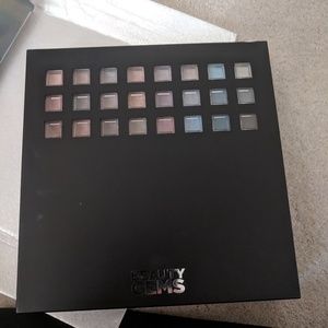 Beauty gems pallet